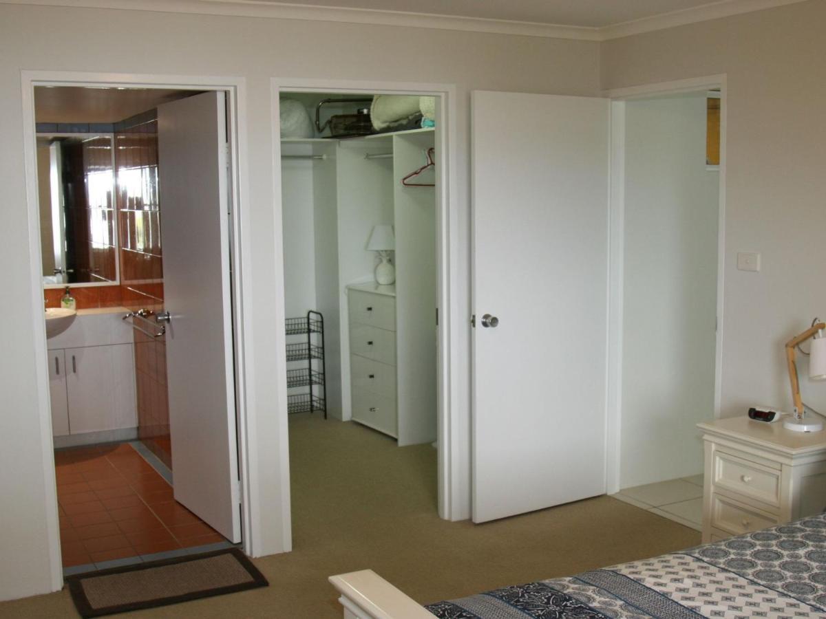The Clippers 1 Fabulous Waterfront Unit Apartment Salamander Bay Ngoại thất bức ảnh
